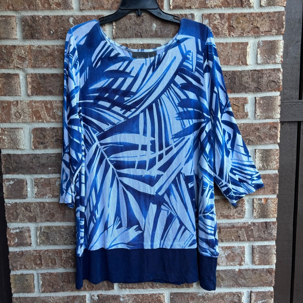 Chico's Blue and White Leaf Print Tunic
